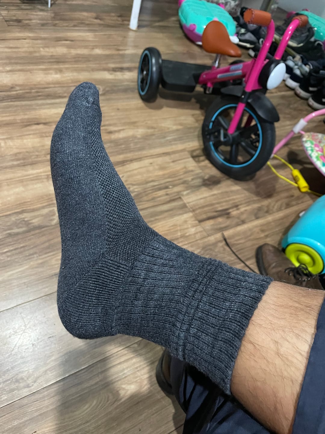 Customer photo review of Bluepacca Alpaca Socks