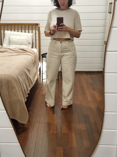 Raihana T. review of Calça Jeans Wide Leg Buriti Bege image 1 out of 1