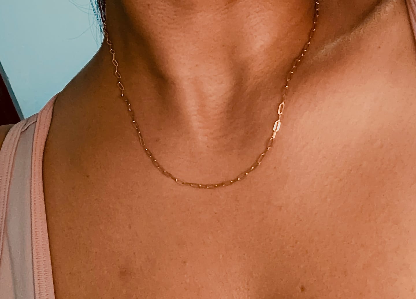 Customer photo review of Gold Essential Ouro Paperclip Necklace