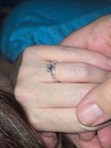 Customer photo review of 0.65-6.15 CT Princess & Round Cut Diamonds - Engagement Ring