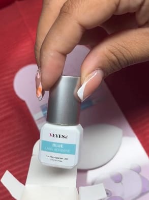 Customer photo review of Multi Color Lash Glue
