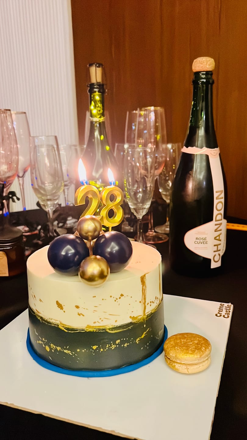 Customer photo review of Gold Splash Blue Cake