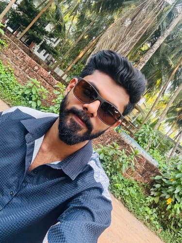 Customer photo review of Wayfarer Polarized Sunglasses (Brown Lens | Brown Frame - PMG5043)