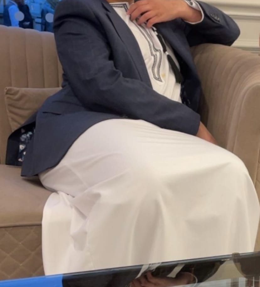 Customer photo review of Luxury White & Black Omani Thobe