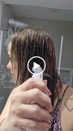 Customer video review of Leave-In Spray Reconstrução