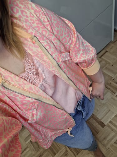 Customer photo review of Zipper Jacke LEO LOVER Neon Orange