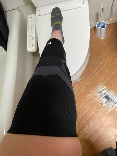 Customer photo review of Compression Sleeves V2 for Knees and Legs