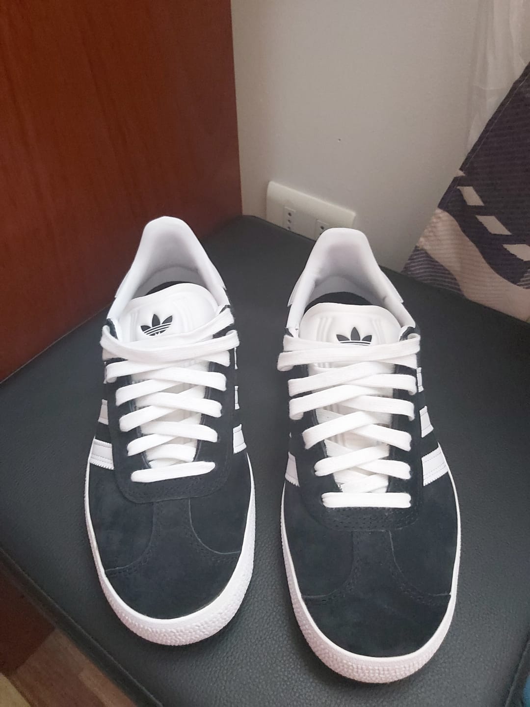 Customer photo review of Zapatilla Adidas Gazelle Adv Unisex Negro/Blanco
