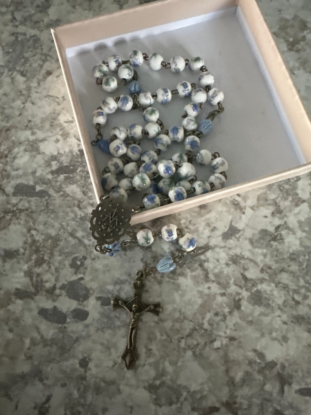 Customer photo review of FREE Today: Immaculate Heart of Mary & Crucifix of 8 mm Round Blue Floral Acrylic Alloy Chain Rosary