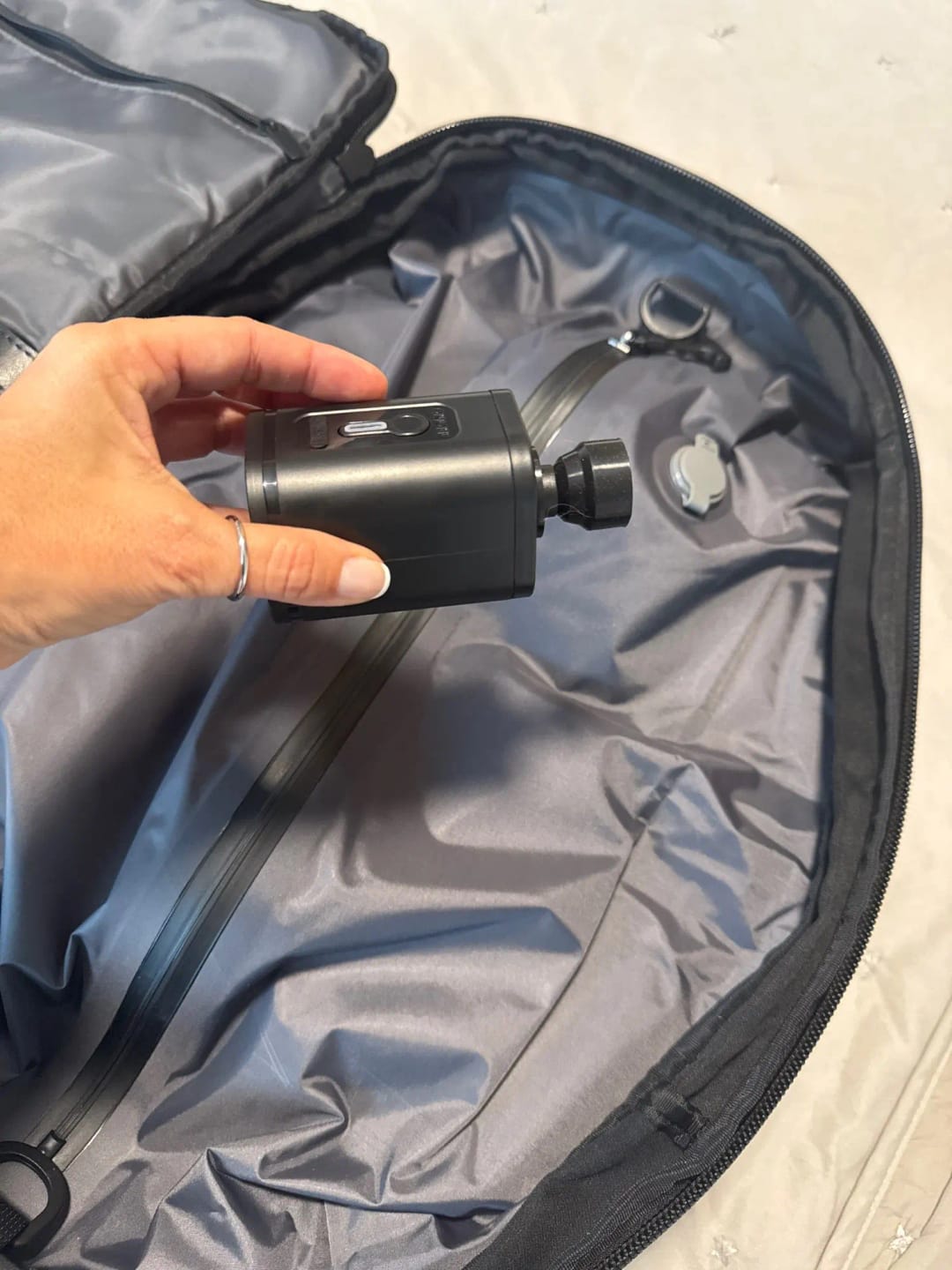 Customer photo review of Kompressions-Rucksack mit Vakuum-Kompression & Laptopfach für jede Reise
