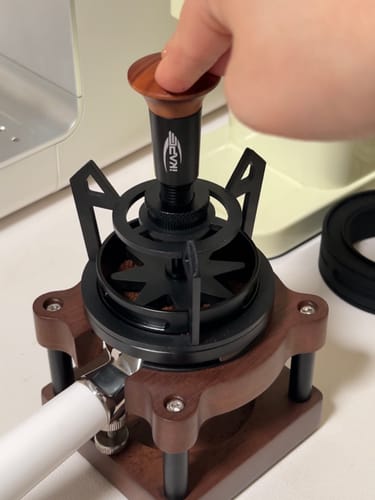 Customer photo review of Espresso Rotary Springback WDT Distribution Tool