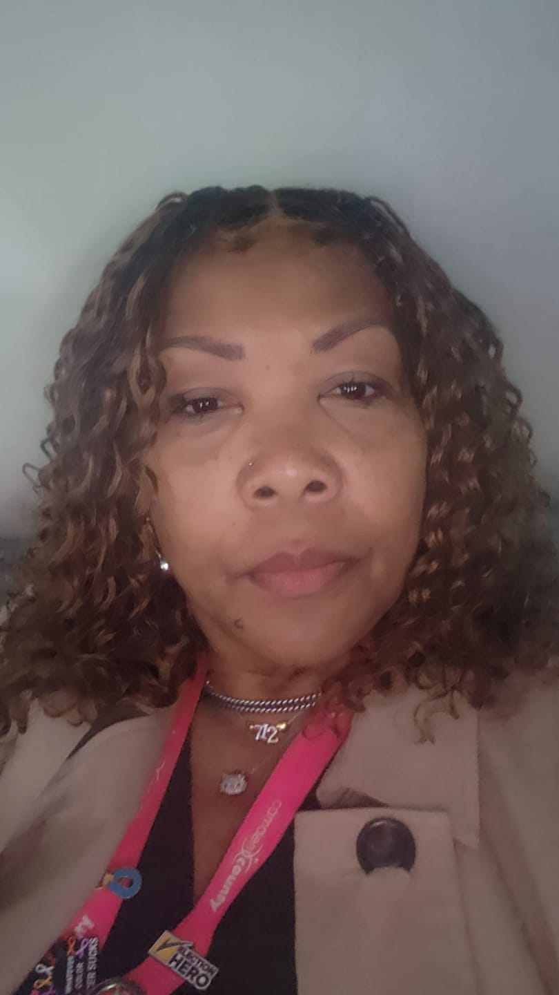 Customer photo review of Kiki - 16" Pre Bleached Swiss HD Lace Human Hair Curls Full Lace Knotless Boho Box Braided Wig