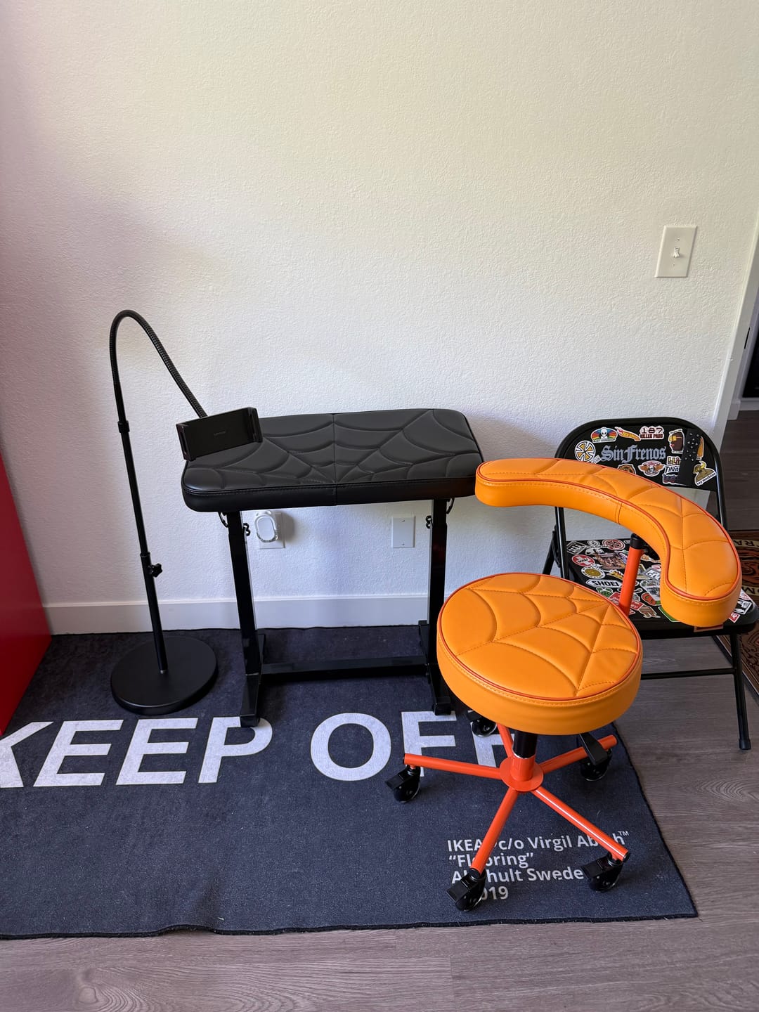 Customer photo review of Tattoo Artist Chair V3