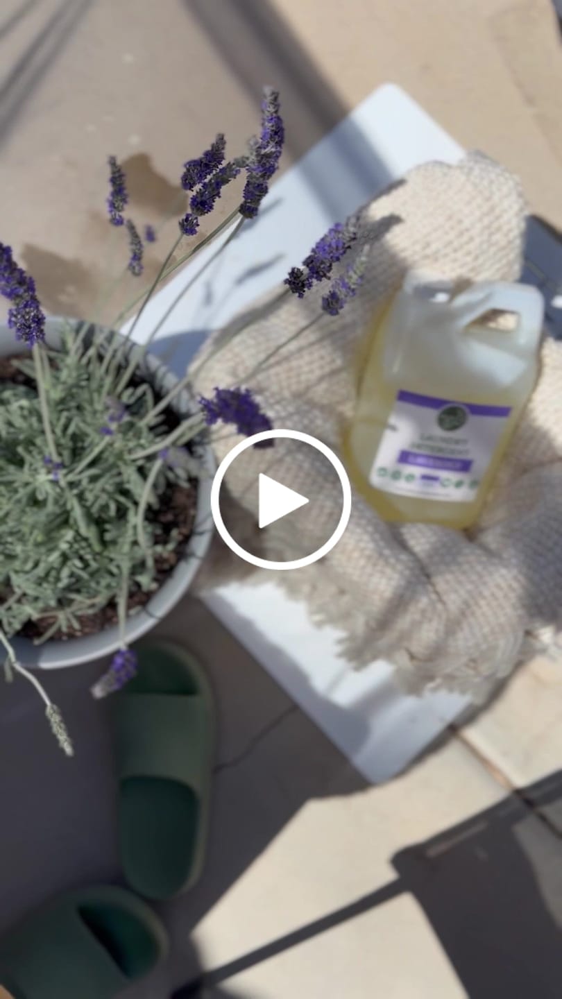 Customer video review of White Gloss/White Matte - XL