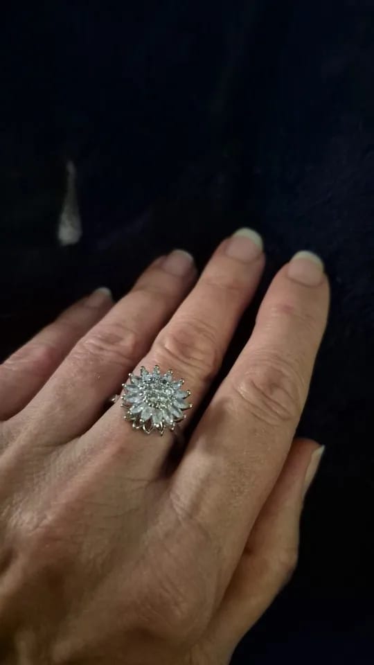 Customer photo review of Flower Spinner Ring