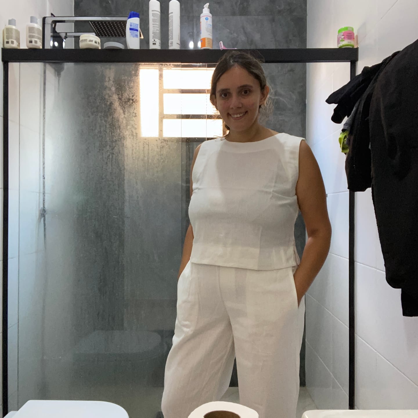 Customer photo review of Calça Reta Petúnia Off White + Forro
