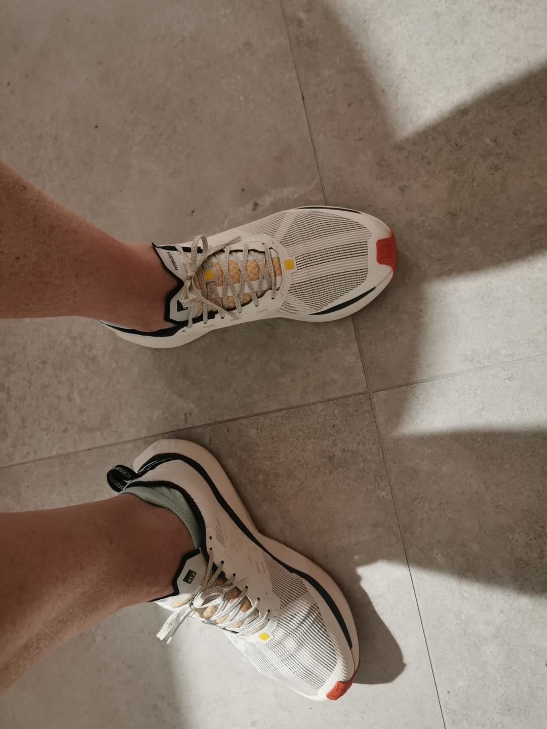 Customer photo review of weekdays, vintage white.
