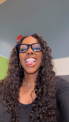 Customer photo review of CurlyMe Pre-bleached Knots Wear Go Glueless Wig Pre-cut HD Lace Water Wave Human Hair