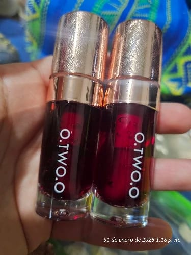 Customer photo review of O.TWO.O HAUTE WATERY LIP AND CHEEK TINT