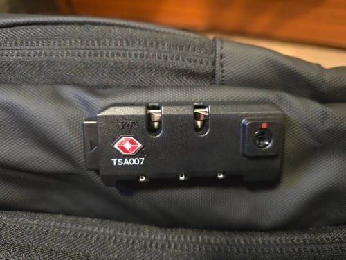 Customer photo review of Kompressions-Rucksack mit Vakuum-Kompression & Laptopfach für jede Reise