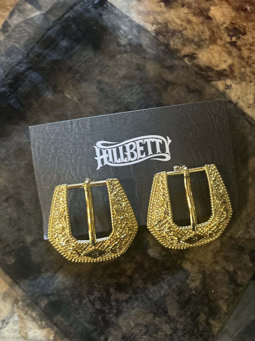 Customer photo review of Buckle Betty Mini (Gold)