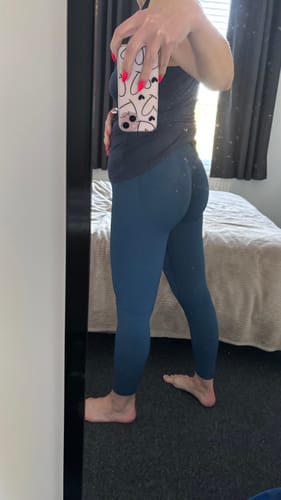 Customer photo review of Harper Emily Leggings