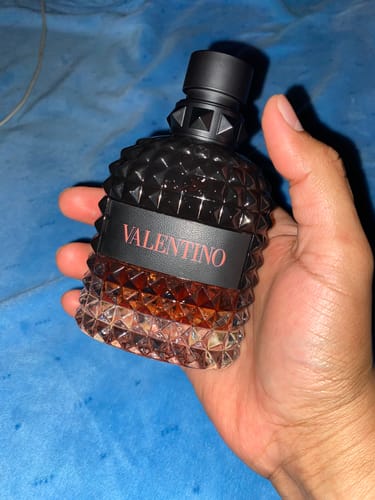 Reseña con foto de un cliente sobre Perfume VALENTINO UOMO BORN IN ROMA CORAL FANTASY 100 ml EDT