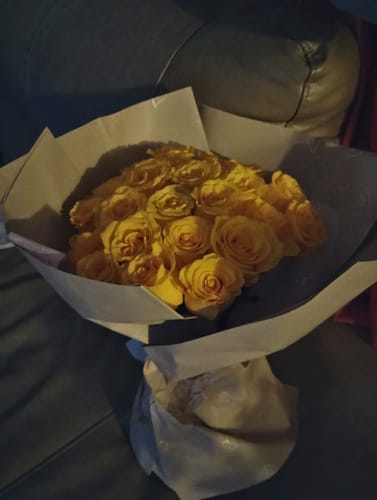 Customer photo review of Yellow-petals Arrangement