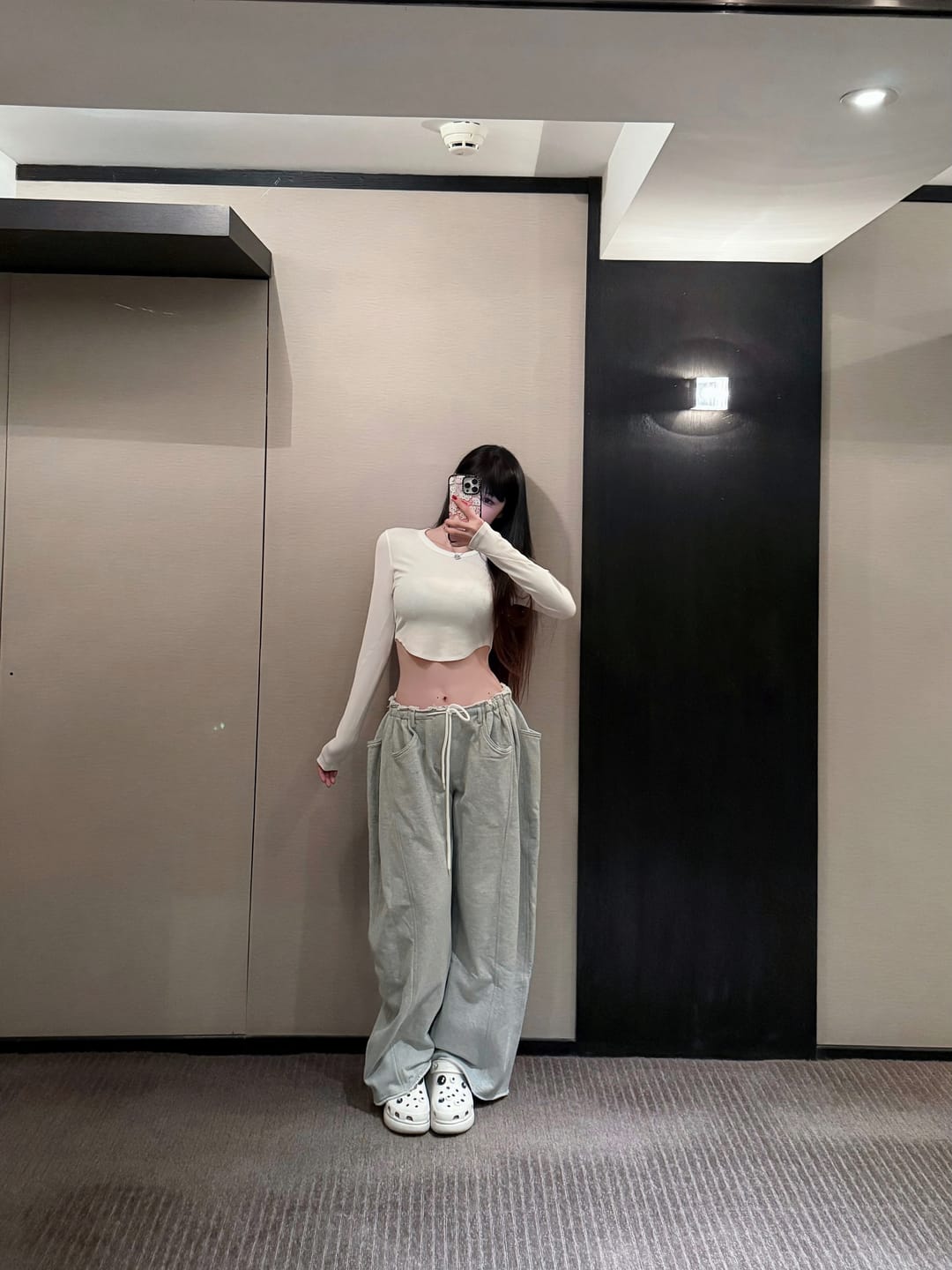 Customer photo review of WARDEN EDGE Drawstring Casual Wide-Leg Sweatpants