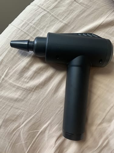Customer photo review of Pistolet de massage V1 Pro – Technologie profonde à 3 600 impulsions/min, 30 niveaux réglables et 10 embouts pro pour un soulagement musculaire complet