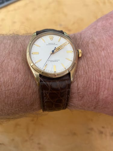 Customer review photo of a brown crocodile leather watch strap