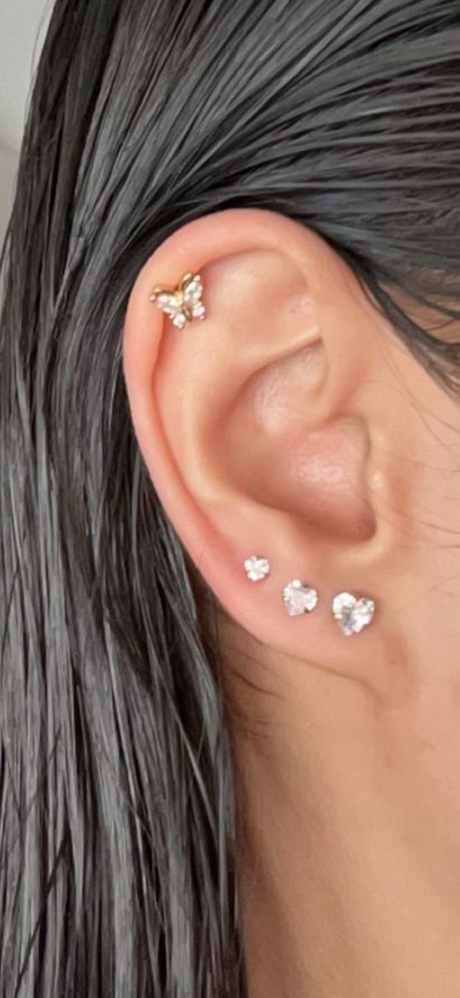 Customer photo review of Bright Heart Ohrstecker | 18K vergoldet
