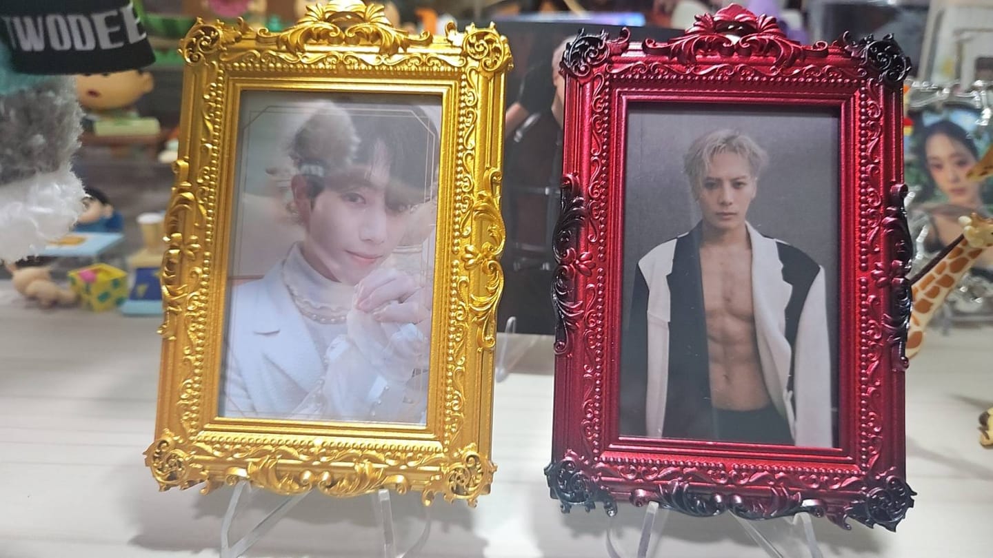 Customer photo review of WORK OF ART FRAME PHOTOCARD HOLDER
