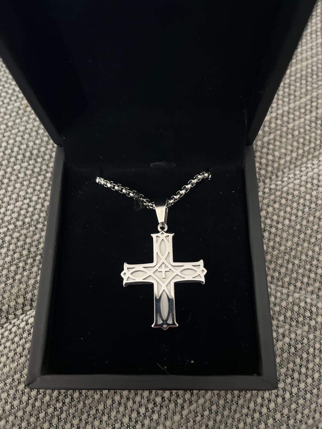 Customer photo review of Statement TM Kreuzkette