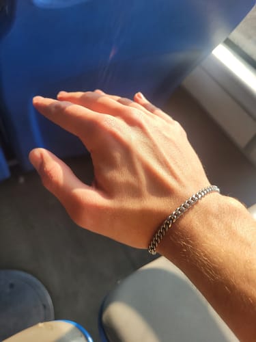 Reseña con foto de un cliente sobre Pulsera Miami Cuban 5mm