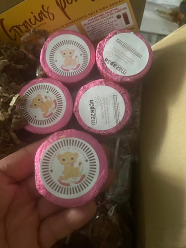 Customer photo review of Mazapán de almendra