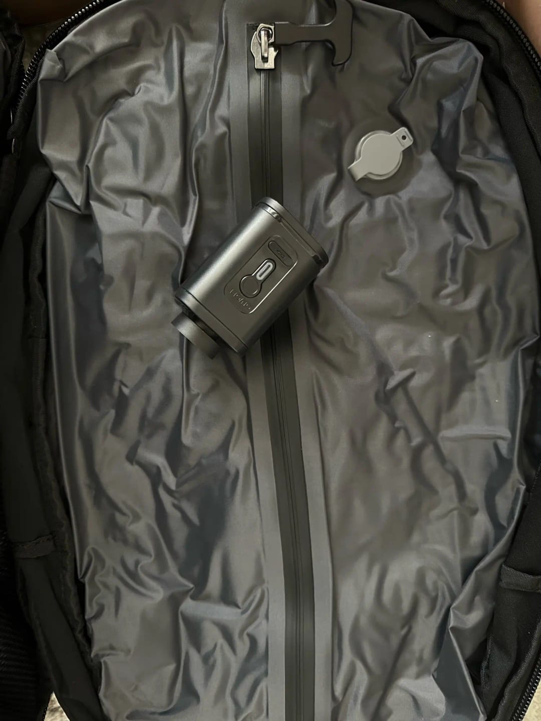 Customer photo review of Kompressions-Rucksack mit Vakuum-Kompression & Laptopfach für jede Reise