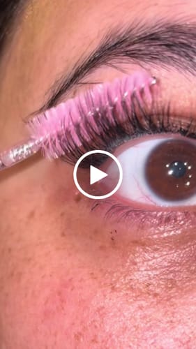 Customer video review of Dreamy Lash Kit
