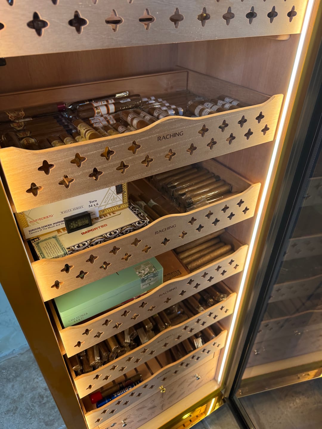 Customer photo review of Raching MON3800A Precision Climate Controlled Humidor | 1,500 Cigars