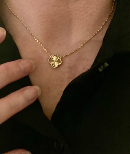 Customer photo review of 10K Single Fluted Clover Necklace