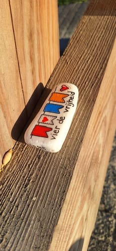 Customer photo review of 12/15 Stuks Santorini Schilderstenen 3-8 cm 1,5 KG Happy Stones + QR Codes voor de App