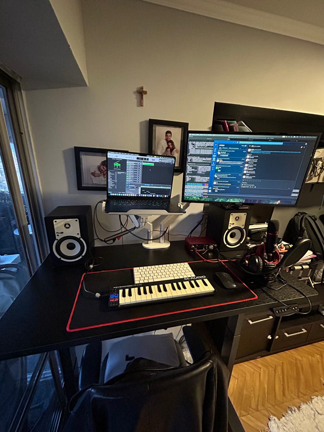 Customer photo review of Standing Desk 1.20 x 60 cm