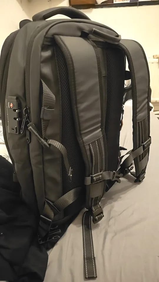 Customer photo review of Kompressions-Rucksack mit Vakuum-Kompression & Laptopfach für jede Reise