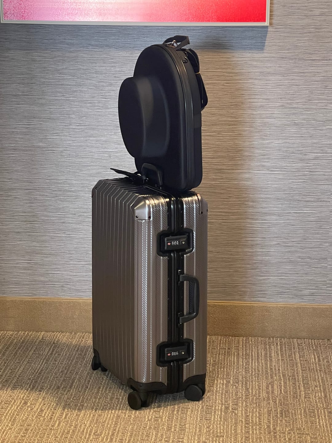 Customer photo review of TREVA Aluminum Suitcase Gunmetal Medium