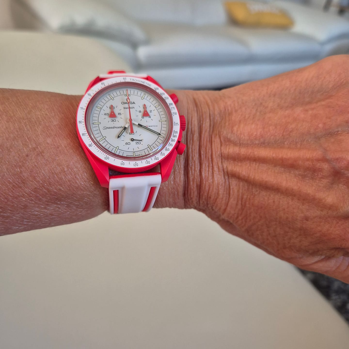 Customer photo review of Bracelet Moonswatch silicone - Blanc & Rouge