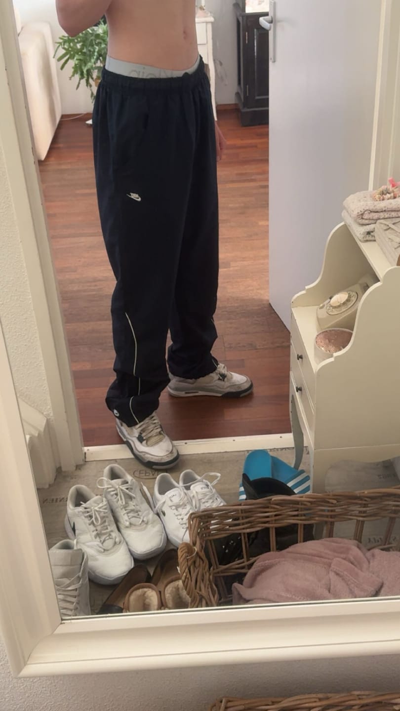 Customer photo review of RARE 2000s Nike Trackpants Navy - (M)