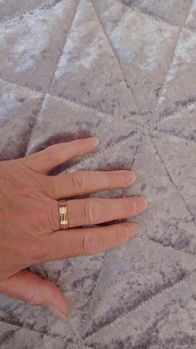 Customer photo review of Molto Trilogy Band Ring