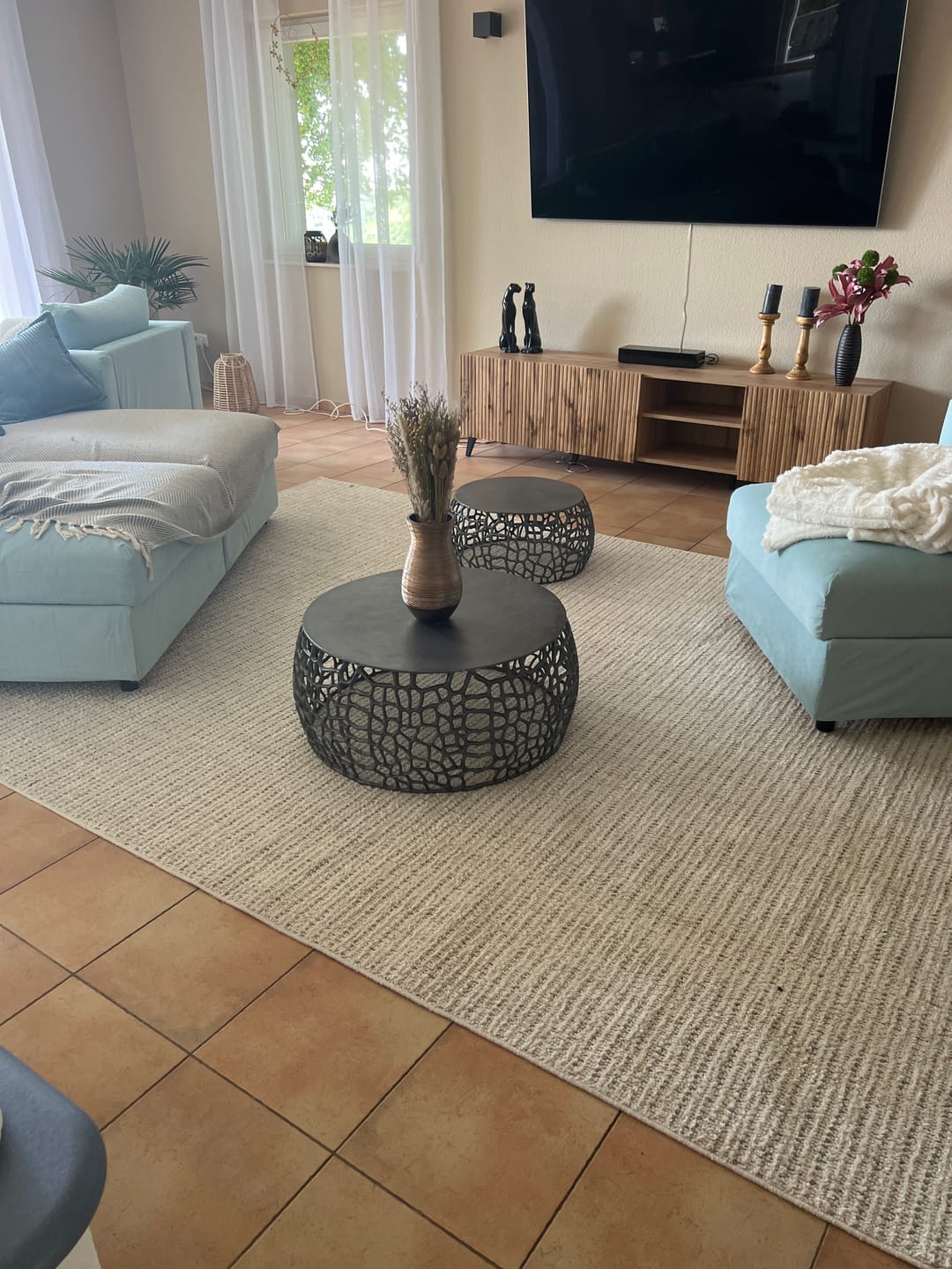 Customer photo review of Couchtisch Satz/2 Labyrinth Sand gegossen / Schwarz Nickel