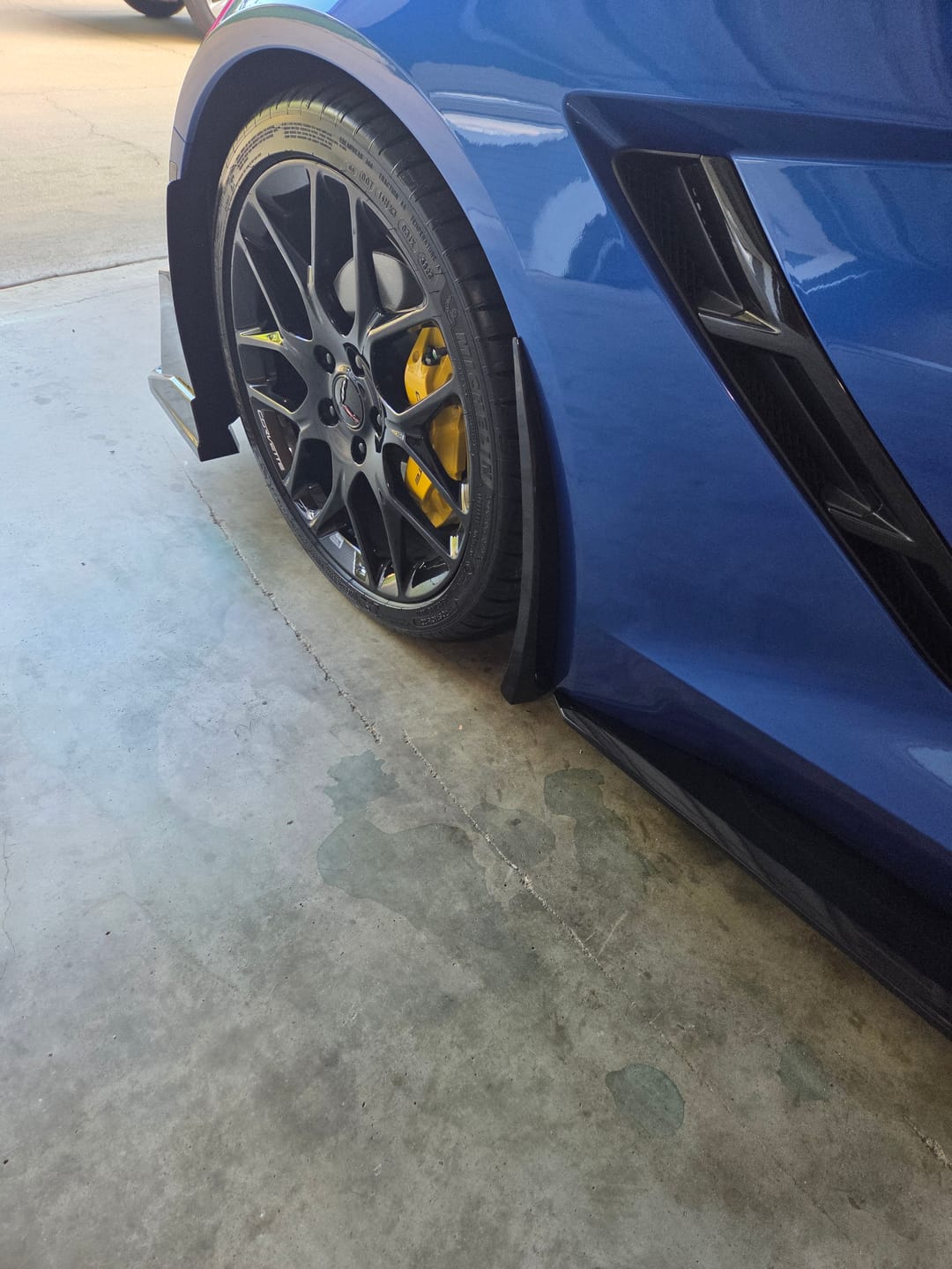 Customer photo review of Chevrolet Corvette C7 Extended Front Splash Guards