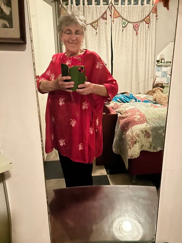 Customer photo review of Women Spring Stand Collar Embroidery 100%Ramie Shirt